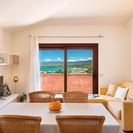 Homey Experience - Terrace Sea View Apartment Olbia